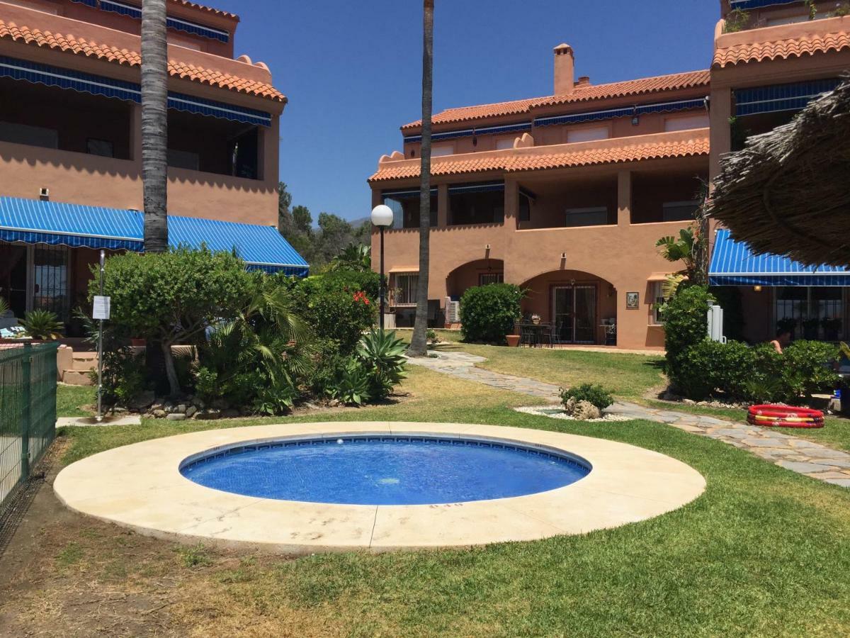 Urb Playa Azul 24 Vila Estepona Exterior foto