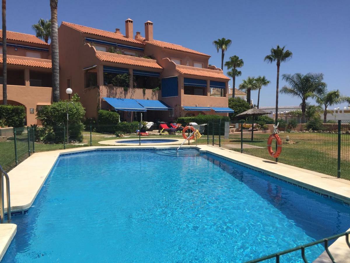 Urb Playa Azul 24 Vila Estepona Exterior foto